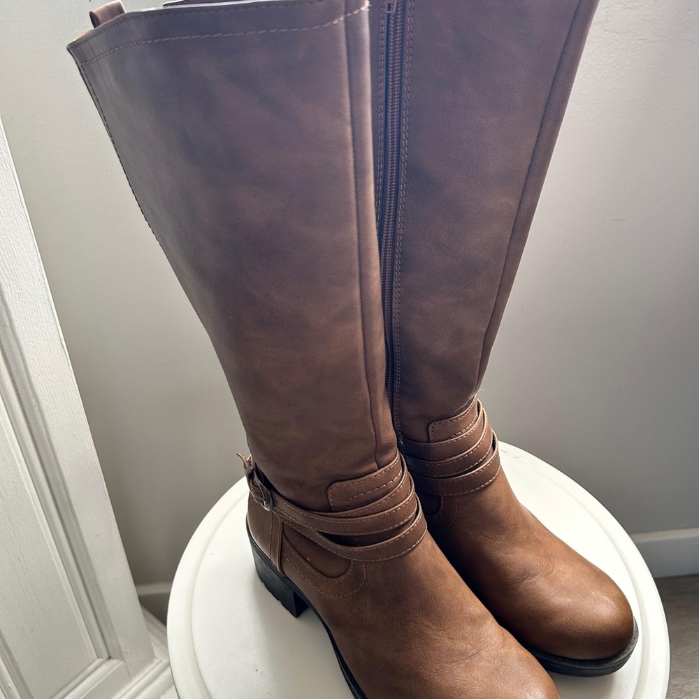 Brown Knee-High Women's Boots